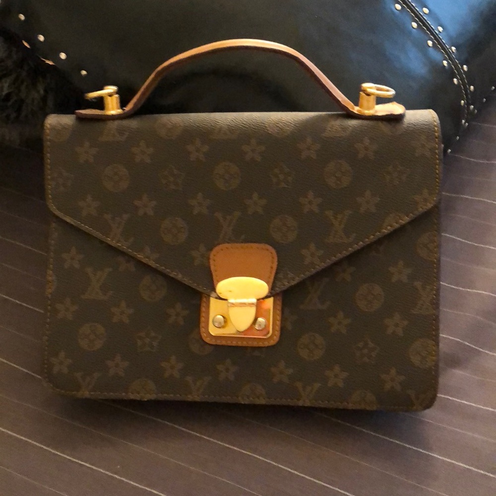 Handbag with long and short straps